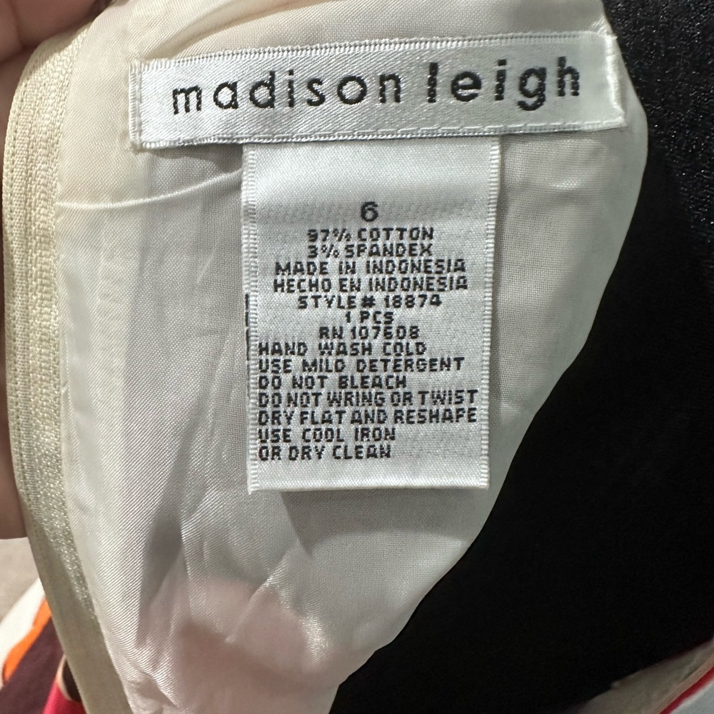 Madison Leigh dress. Size 6 . Belted tie front , back zipper closure. - Picture 5 of 5